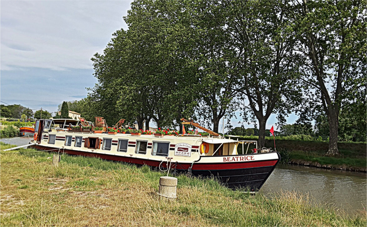 barge Beatrice countryside nature cruises canal midi south france